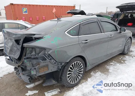 2017 Ford Fusion Hybrid Titanium из США, поврежденный, VIN 3FA6P0RU9HR354595